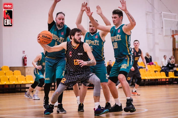 OlyBet 4. līgā - Bakers ar Ķuda un Ozola 61 punktu izslēdz Čempionus, Artmanis un Brolītis izglābj Young guns un Es un Kaercher pēdējā ceturtdaļā izrauj 1/4 finālu.